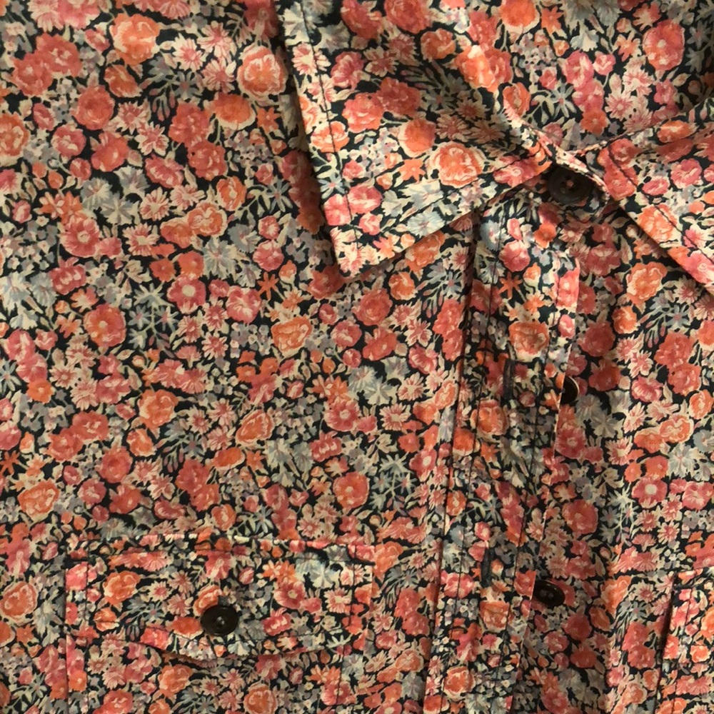 Button down - Picture 2 of 4